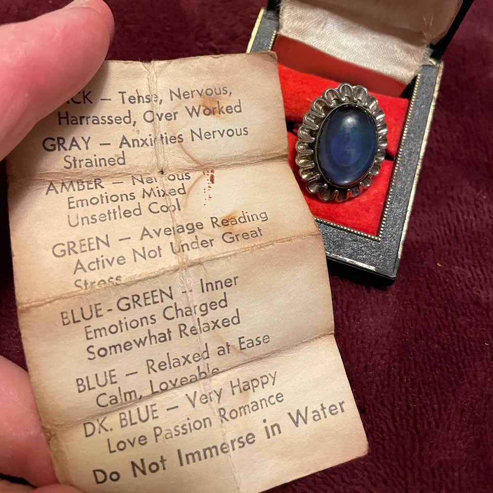 Vintage 1975 MADEIRA mood ring